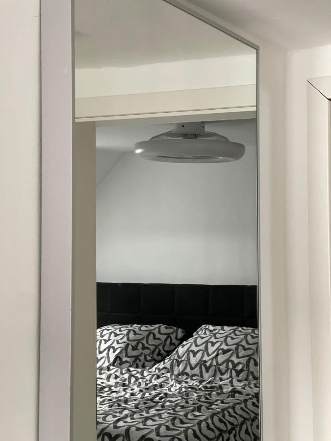 3 Zimmer, Parkplatz, W-lan, Homeoffice * Bergisch Gladbach