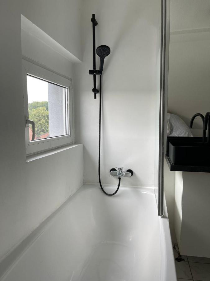 3 Zimmer, Parkplatz, W-lan, Homeoffice * Bergisch Gladbach