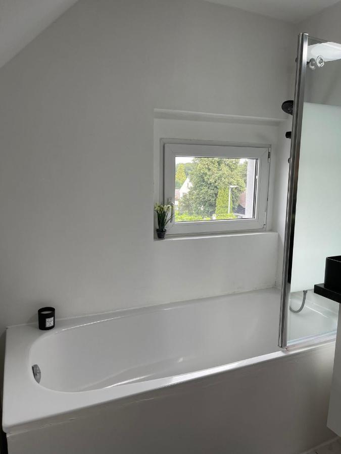 3 Zimmer, Parkplatz, W-lan, Homeoffice Bergisch Gladbach